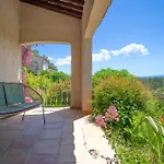 10 People With Private Pool