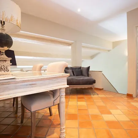 Villa 10 People With Private Pool Near Saint-tropez *