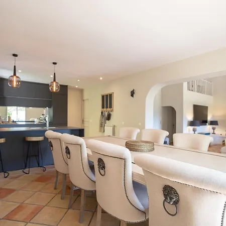 10 People Private Pool Near Saint-tropez Villa